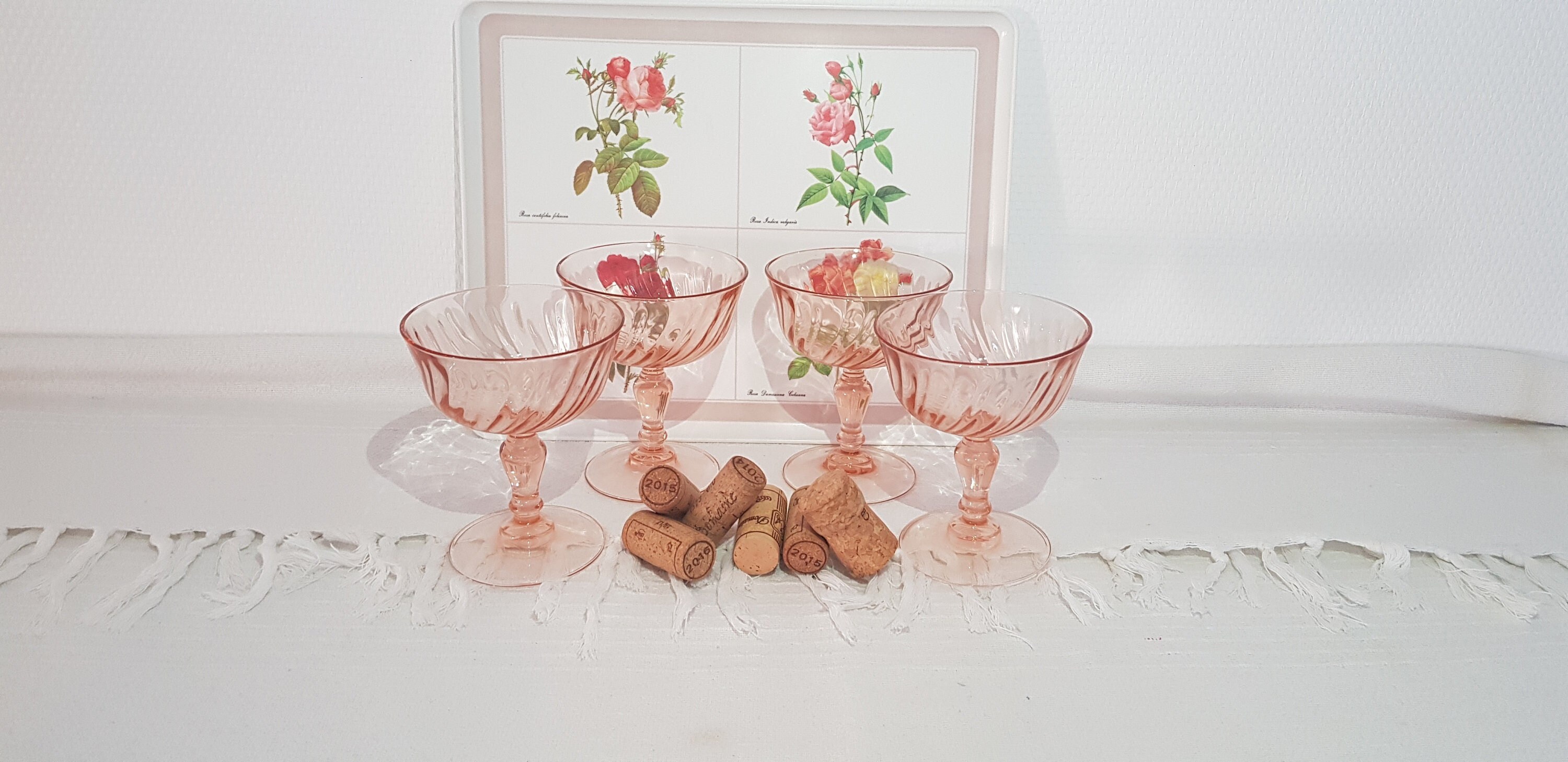 Lot de 4 Coupes à Champagne en Verre Rose Luminarc Modèle Rosaline - Antique French Vintage Campagne