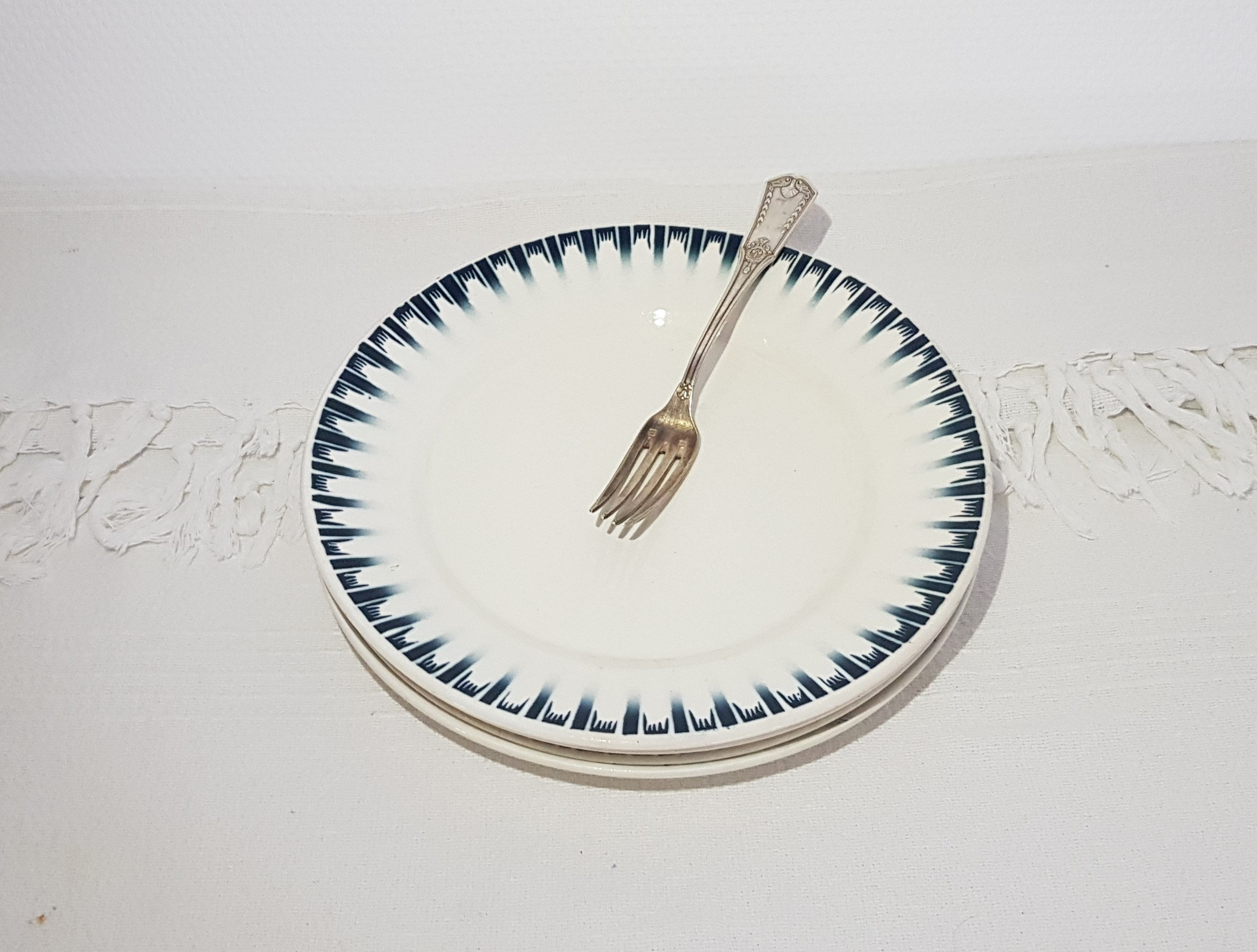 Lot de 4 Assiettes Plates en Faïence Badonviller Modèle Carthage - Antique French Vintage Campagne C