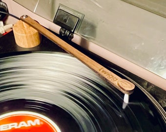 The ‘Twigg’ Record cleaning brush - Vinyl Record Cleaning Arm, Tracking Dust Particle Sweeping Brush