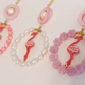 Achteruitkijkspiegelhanger "Flamingo in de ring", autodecoratie, geluksbrenger