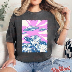 Vintage Highland Cow UFO Shirt, Retro Heifer Alien Invasion Shirt, Funny Meme Graphic Tee, Weirdcore Clothing, Gen Z Western Gift Pepper