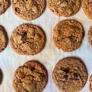 Paleo Chocolate Chip Cookies