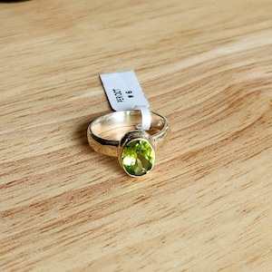 Gorgeous deep green oval cut genuine peridot ring 925 sterling silver, August birthstone, engagement ring,fine cut stone size 4 5 6 7 8 9 10