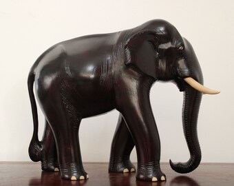 手彫りの象の彫刻 - 高品質エボニー製アート作品（スリランカ製） 手彫りの象の彫刻 - 高品質エボニー製アート作品（スリランカ製