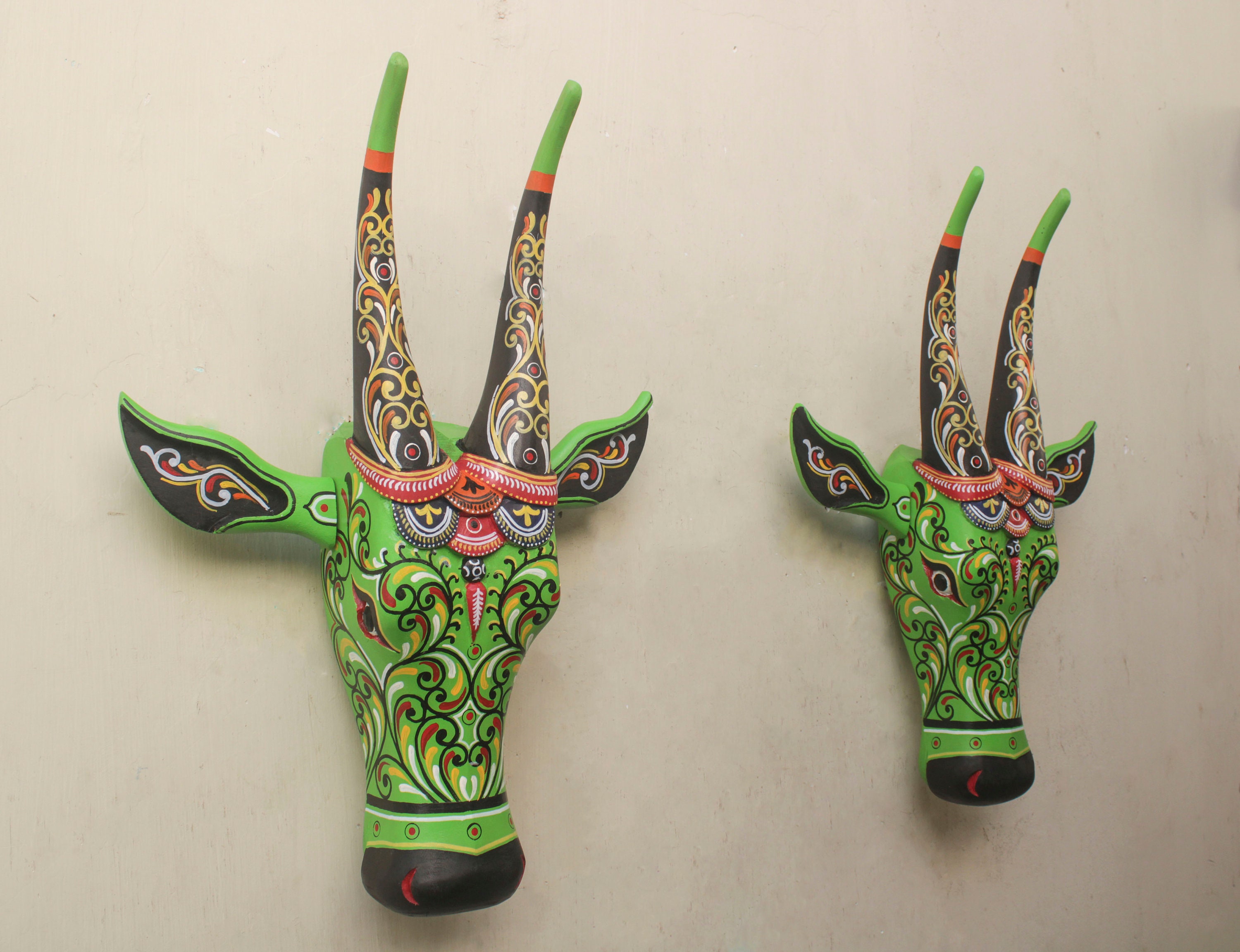 雄牛の頭の像 ペア ヴィンテージ風 ホームデコレーション 動物の頭