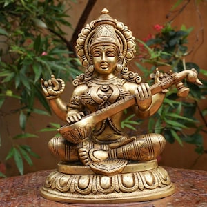 Saraswati Estatua Escultura de latón Diosa hindú del conocimiento Música Saraswathi Templo Decoración del hogar Estatuilla Pooja Puja Ídolo Regalo de amuleto hindú