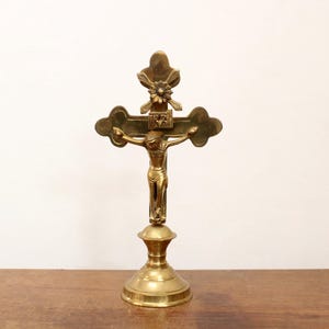 Crucifix Brass INRI Holy Cross Jesus Statue Catholic Christian Home Decor Church Altar Figurine Tabletop Sleeba Cross Religious Gift Idol