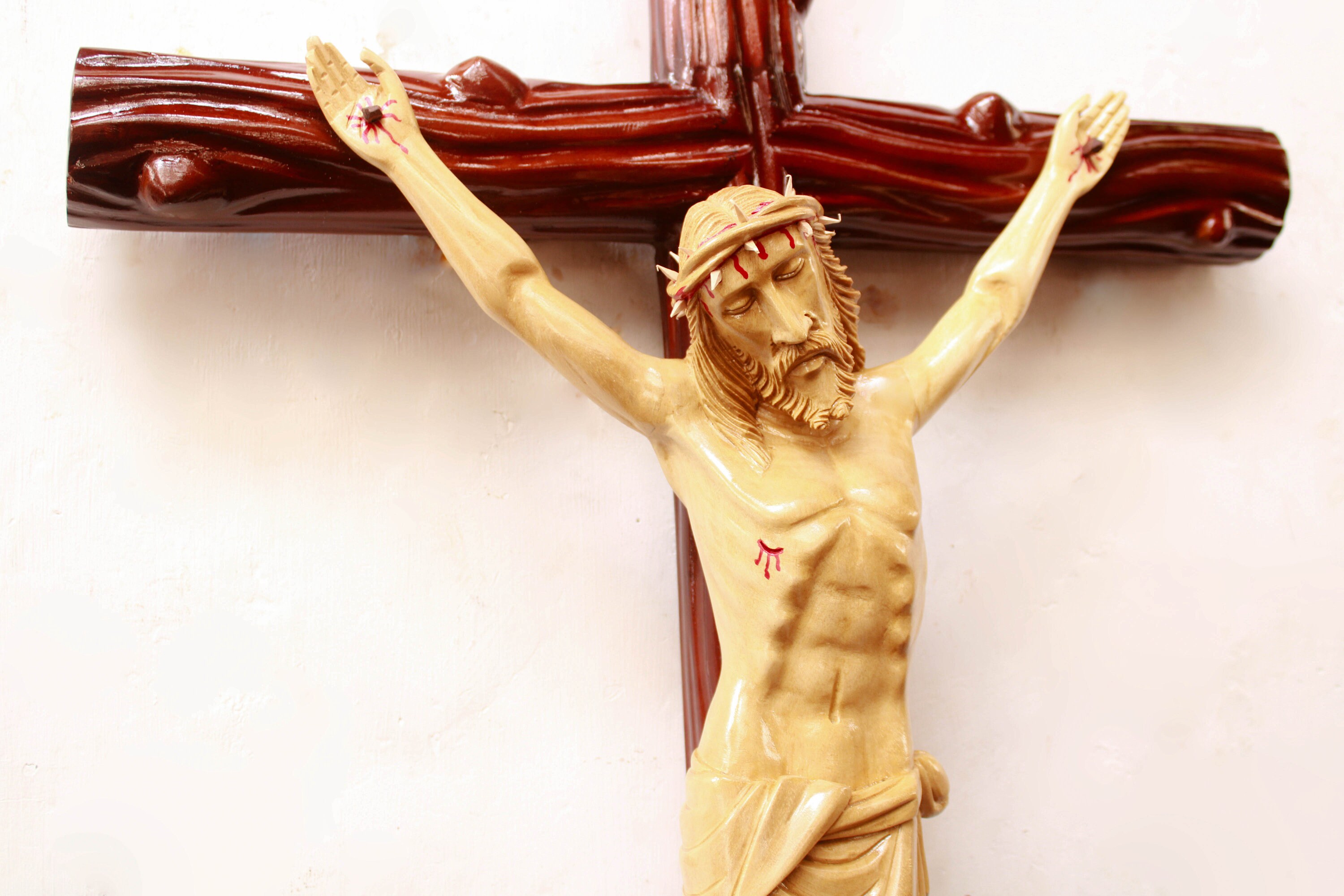 十字架像 大きな聖十字架 イエス像 INRI 木製 手彫り彫刻 サンタクルス