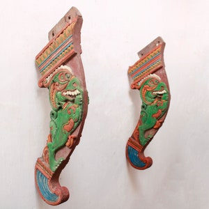 Antique Wall Bracket Yali Dragon Statue Guardian of Temples Vintage Temple Sculpture Wooden Corbel Pair Entrance Decor Figurine Evil Eye Art