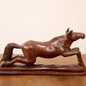 Horse Statue Handmade Wooden Sculpture Vintage Decor Animal Carving Home Living Room Garden Office Tabletop Decorative Art Collectible