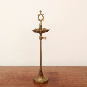 Antique Oil Lamp Vintage Diya Brass Samai Height Adjustable Chavi Vilakku Key Lamp Decorative Rare Collectible Home Temple Decor Pooja Art