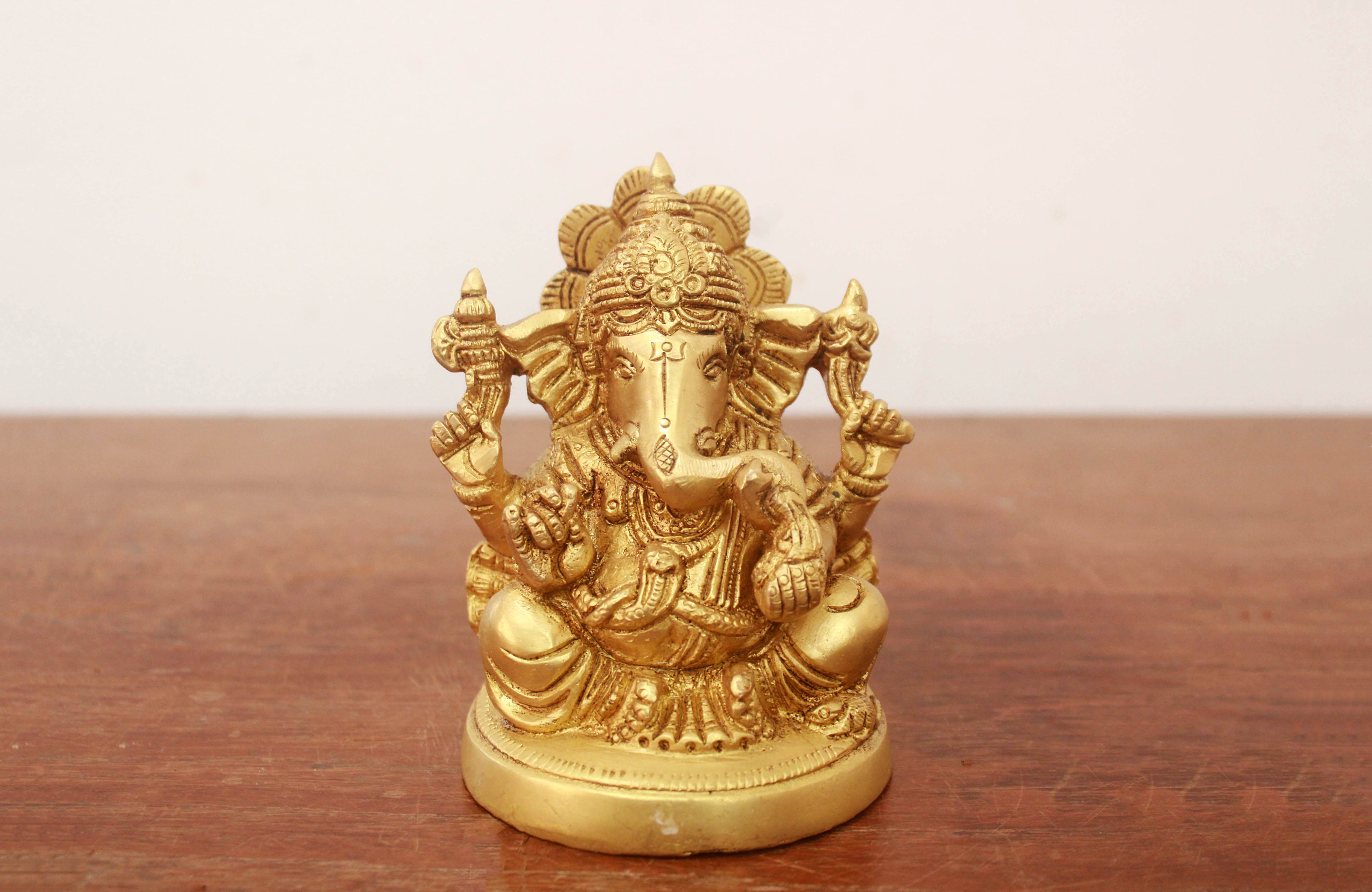 Statuette De Ganesh Blanche - Idole En Céramique Pour Tableau De Bord Voiture Ou Décoration - 8 X 10 Cm - Porte-bonheur - 4