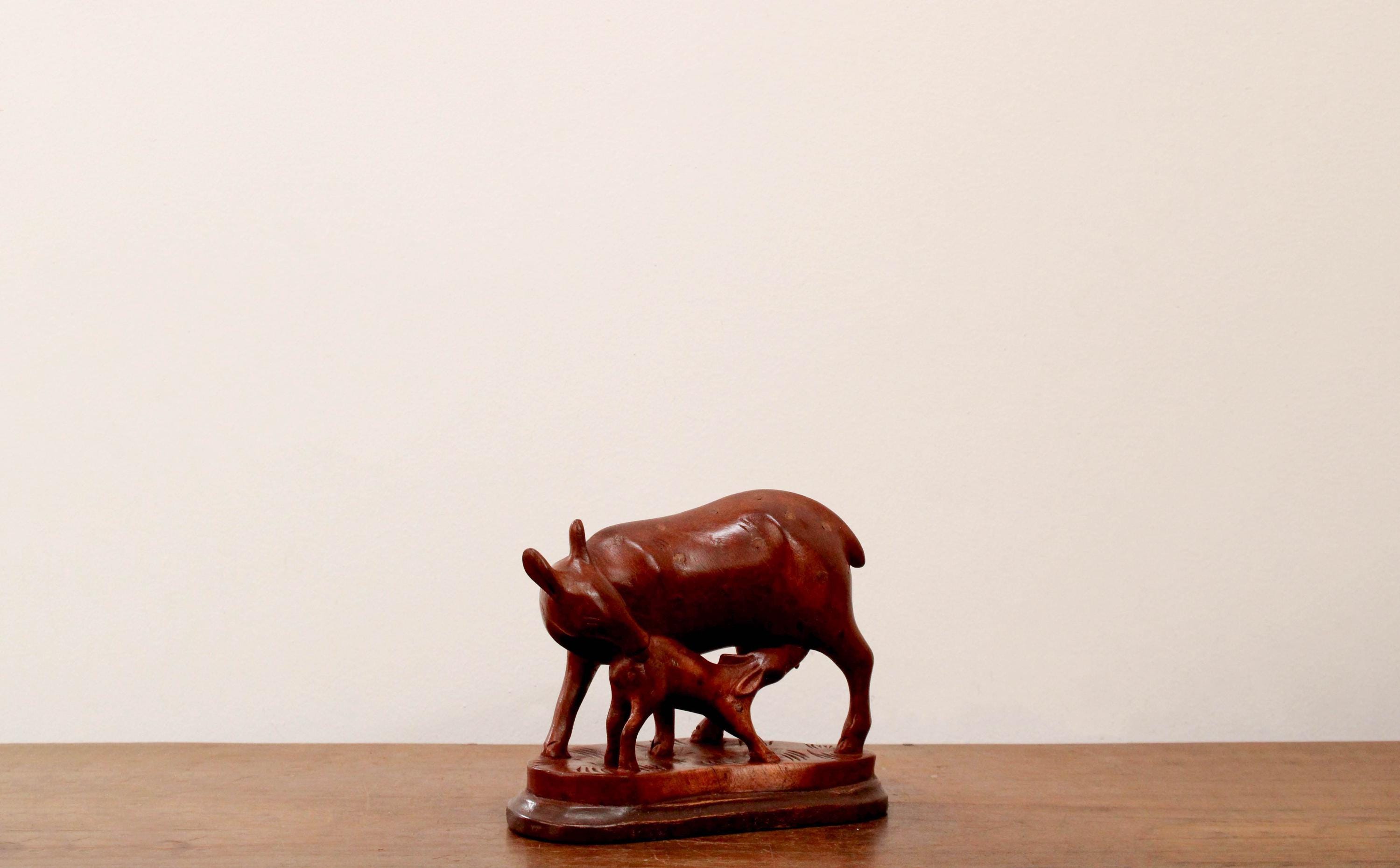 手彫りのローズウッド製鹿と子鹿の彫刻：室内装飾用の置物 - Etsy 日本