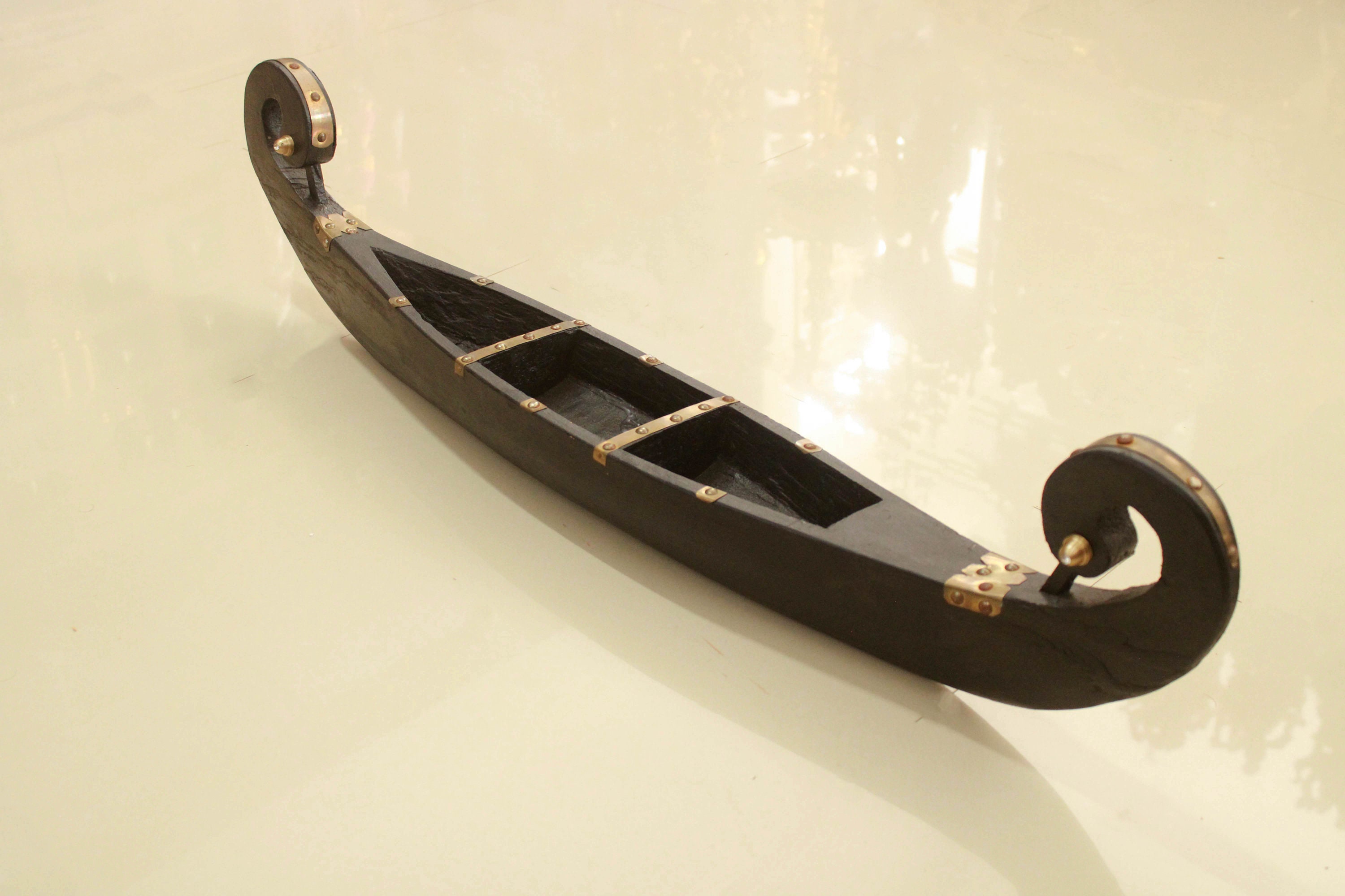 Wooden Boat Vintage Canoe Wall Hanging Shelf Showcase Antique Home Decor Indian Kerala Handicraft Memento Gift Vallam Kettuvallam Race Boat