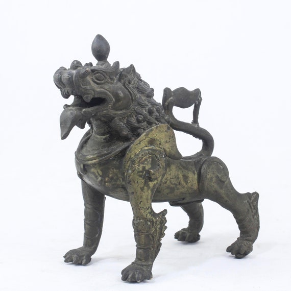 Winged clearance lion etsy