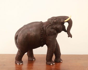 Trumpeting Elephant Statue Wooden Hand Carved Sculpture Handicraft Memento Gift Vintage Home Office Decor Carving Animal Figurine Rare Art