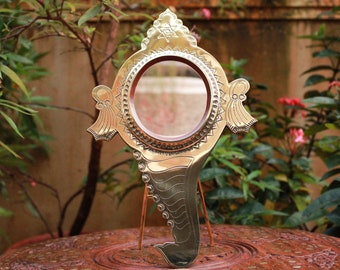 Aranmula Kannadi Perfect Image Metal Mirror Makeup Mirror Big Auspicious Gift Mirror | Weddig Gift | Table Top | Golden | Home Decor Mirror