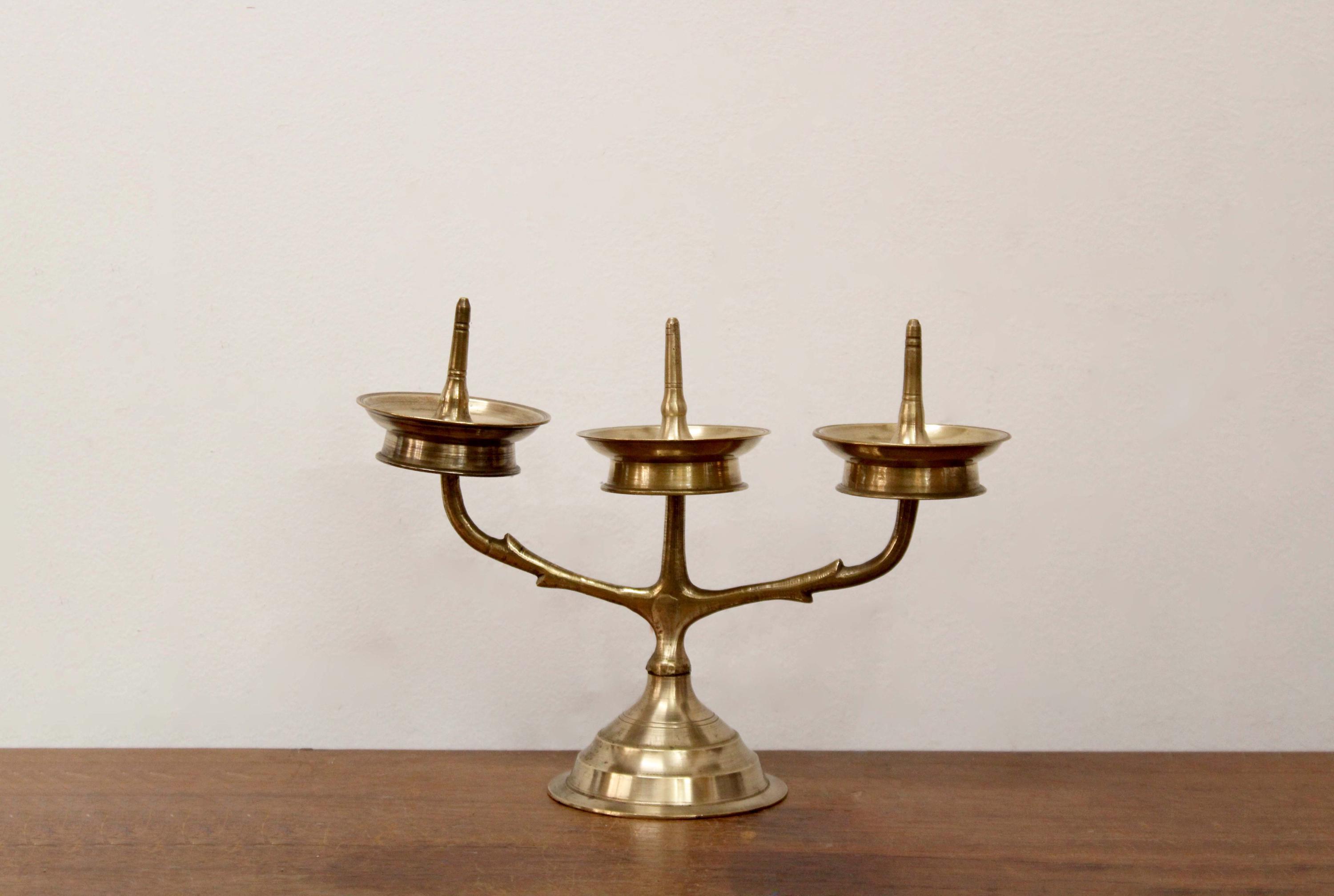 真鍮製三枝オイルランプ：ヒンドゥー教寺院の装飾 - Etsy 日本