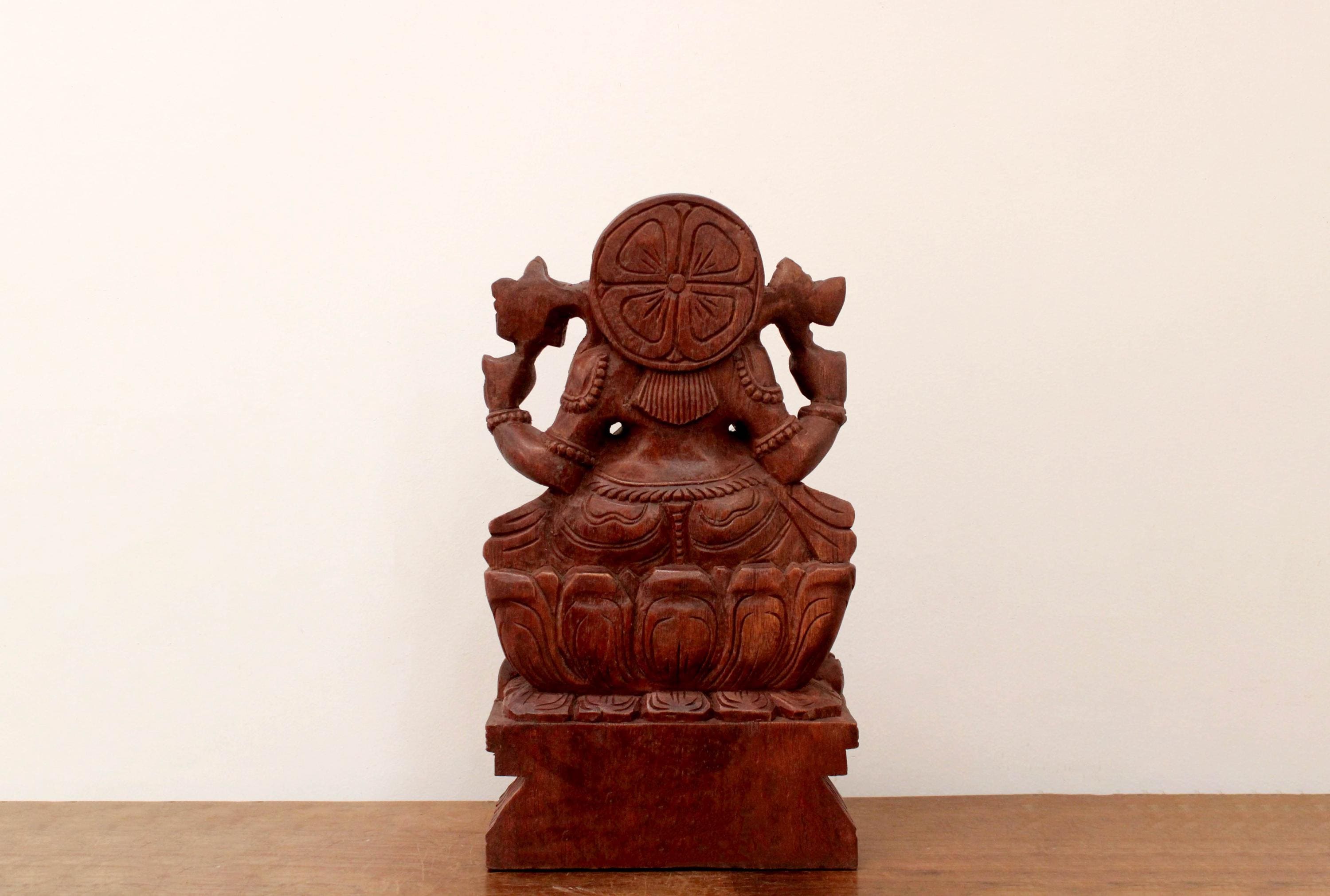 手作りの木製ガネーシャ像：ヴィンテージヒンドゥー教の神彫刻 - Etsy 日本