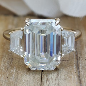 18K Yellow Gold Three Stone Ring/ 8x11mm Emerald Moissanite 14K Gold Engagement Ring / Emerald Cut Solitaire Simulated Diamond Wedding Ring