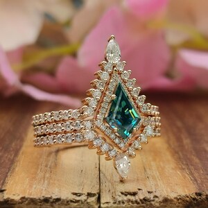 Unique Bridal Ring Set/14K Gold Kite Cut Halo Moissanite Engagement Ring Set/ 9x6mm Green Kite Cut Moissanite Wedding Ring/ Ring With 2 Band