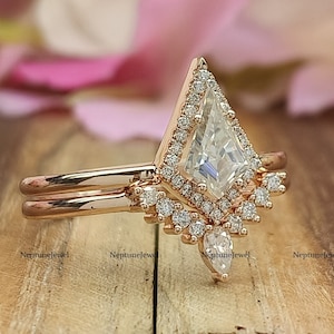 Unique Bridal Set/ 14K Gold Kite Cut Halo Moissanite Engagement Ring Set/ 9x6mm Kite Cut Moissanite Wedding Ring/925 Silver Women&#39;s Ring Set