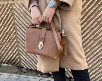 Leather doctor bag, shoulder bag, top handle bag, crossbody bag, Camel bag