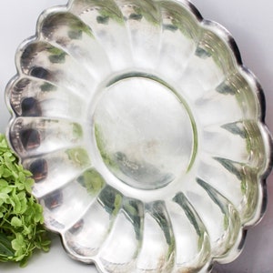 Vintage, Made in USA, Silver Reed & Barton 109 Centerpiece/Serving Bowl/Dish.