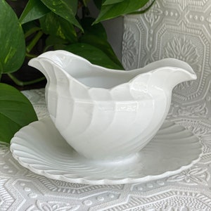 Burleighware Burgess & Leigh Queens White Ironstone Gravy Boat With Attached Under-plate.
