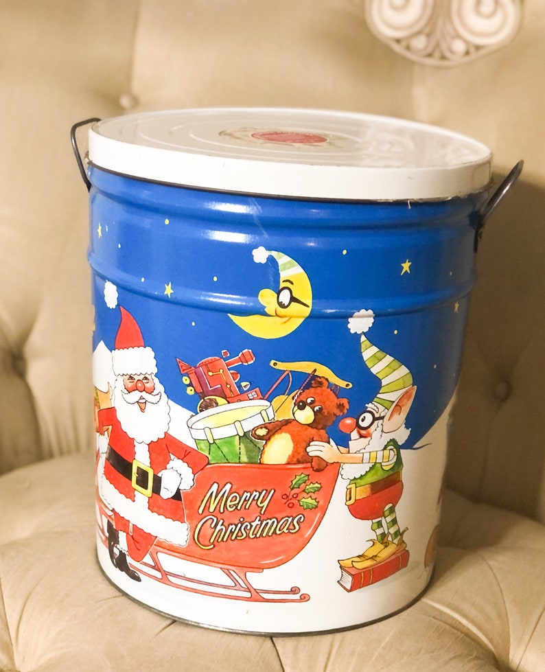 Large Vintage Christmas Popcorn Tin