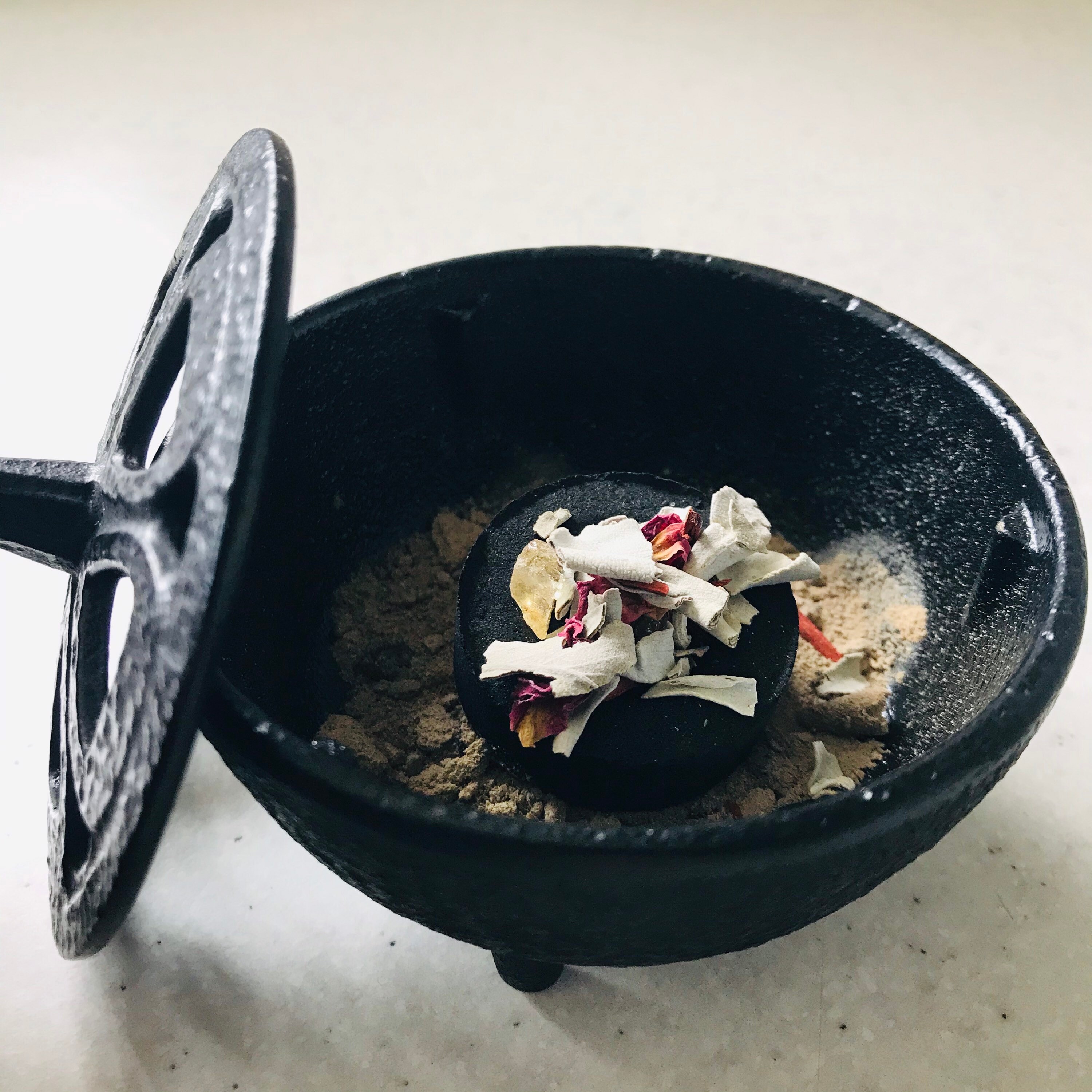 Black Cast Iron Incense Resin Bowl With Lid / Incense ...