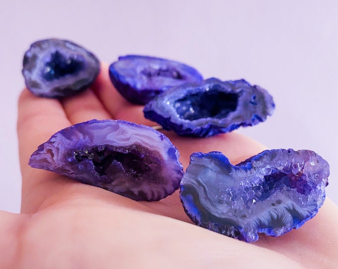 Purple Agate Crystal Oko Geodes / Crystal Geode / Transforms Negative Energy / Balances & Harmonises The Energy In Your Home / Concentration