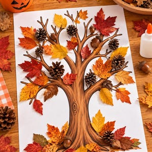 Pode incluir: Uma folha de papel branco com uma ilustração impressa de um tronco de árvore com galhos, decorada com folhas de outono secas reais, pequenas pinhas e bolotas coladas ao papel para criar um artesanato sazonal com textura e relevo.