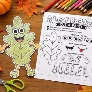 Puede incluir: Una hoja de actividades Leaf Buddy para recortar y pegar con contornos en blanco y negro de partes de hojas, ojos, bocas, brazos y piernas. Al lado hay un personaje de hoja verde ensamblado con brazos y piernas de color naranja.