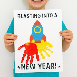 ¡Comienza el Año Nuevo con un Cohete! Manualidad con Huellas de Mano: Divertida Actividad de Regreso a Clases para Niños