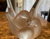 Lalique Crystal Sylvia Love Birds Vase