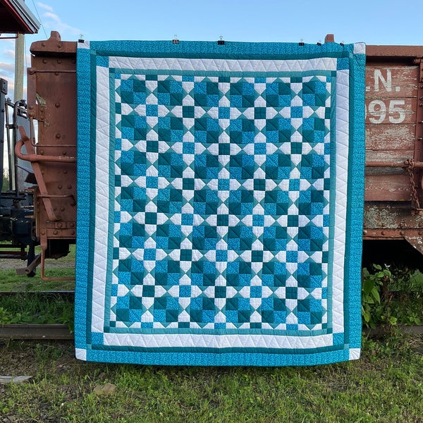 Teal Homemade Quilt, Teal King Size Quilt, Teal Queen Size Quilt, Homemade Quilt, Handquilted Quilt, Traditional Homemade Quilt, Chain Quilt