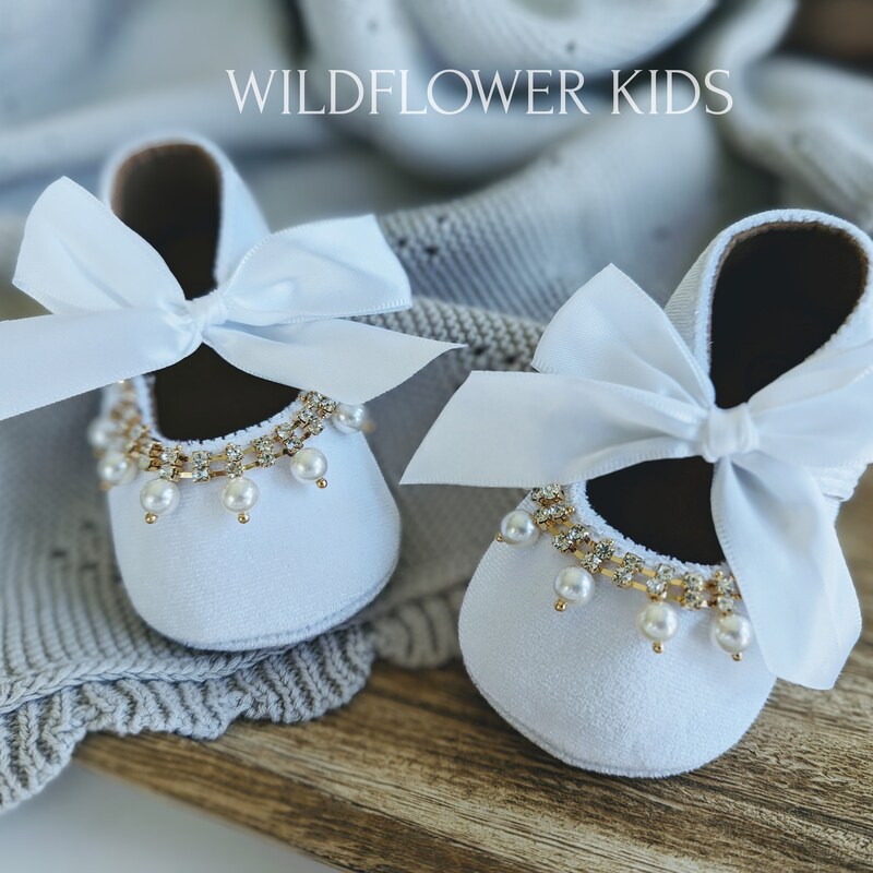 infant white shoes girl