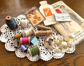 Vintage Hand Sewing Supplies - Mixed Lot of Vintage Sewing Notions - Vintage Sewing Accessories