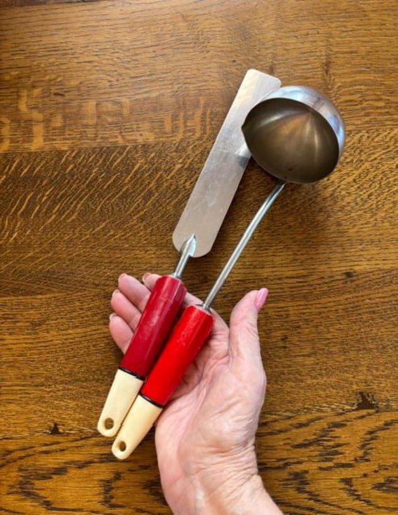 Vintage Bakelite Cooking Utensils - 2 Vintage Serving Pieces - Vintage Ladle and Spreader