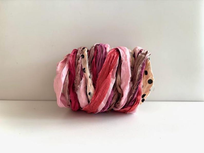 Próbnik jedwabiu Sari w 5 kolorach - Wstążka Sari z recyklingu w odcieniach różu - 5 kolorów różu, 2 jardy każdy, łącznie 10 jardów, wstążka do dziennika zdjęcie 2