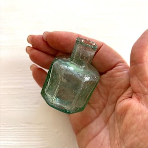 Burst Top Ink Bottle - Antique Aqua Glass Inkwell - Antique Home Decor
