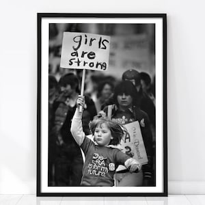 Le ragazze sono forti, poster femminista, poster attivista, arte murale femminista, poster vintage, fotografia femminista, stampa retrò, bianco e nero