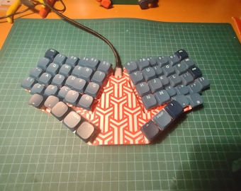 ThumbsUp! v8b Ergonomic Mechanical Keyboard: Gateron/Kailh, VIA/Remap Configurable