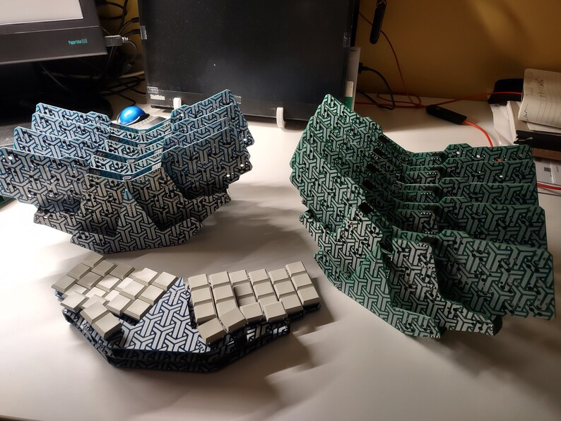 Thumbs Up v2 Ergonomic Contoured Low Profile Mechanical image 3