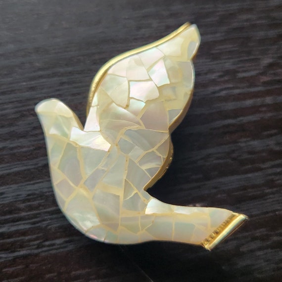 Liz Claiborne Mother of Pearl Dove Brooch - image 2