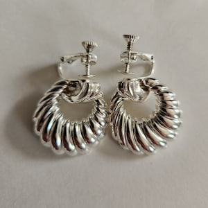 Vintage Napier Scalloped Clip Earrings
