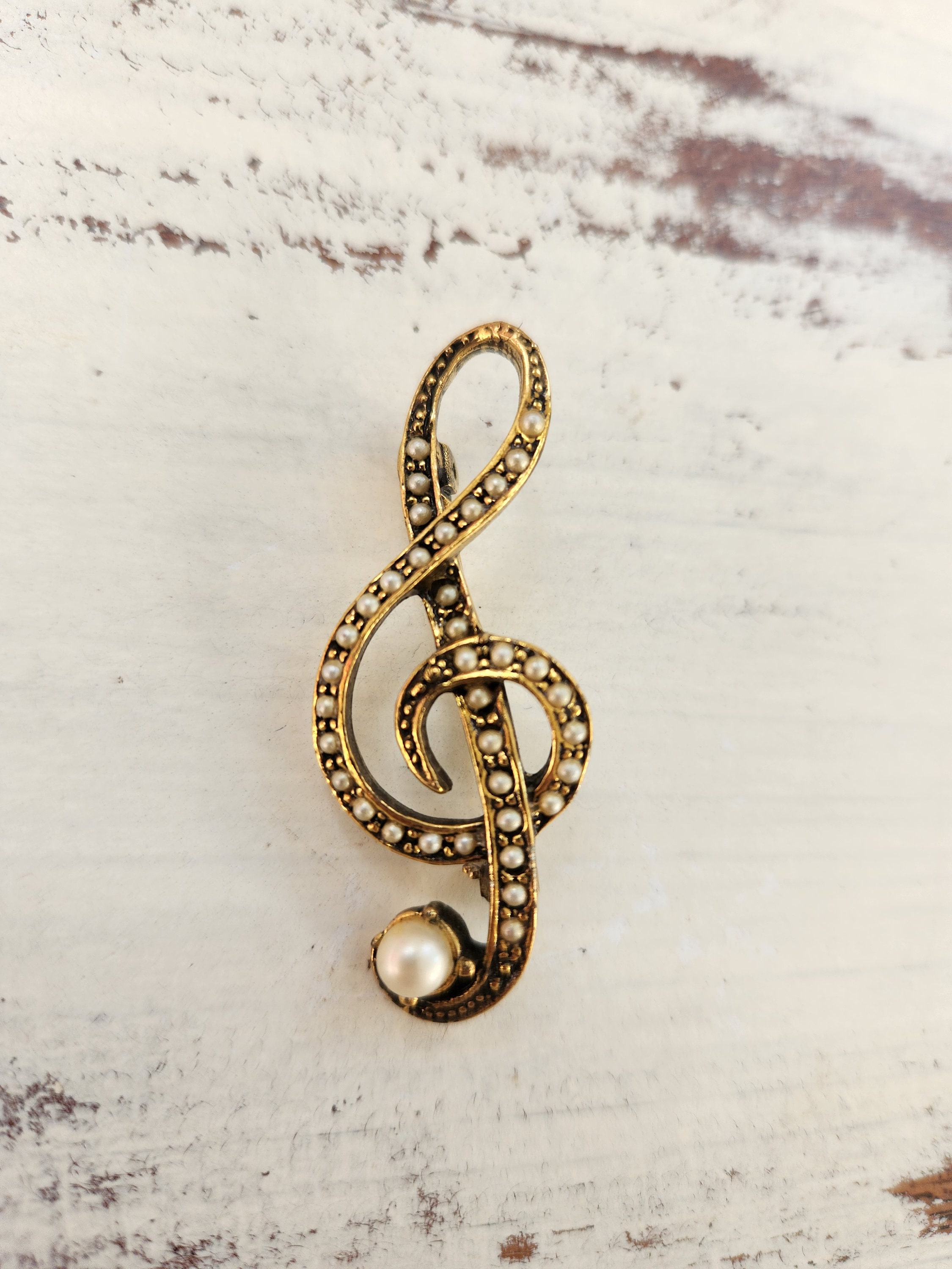 Gold Tone Pearl Treble Clef Brooch - Etsy