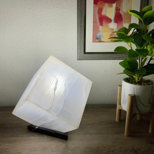 Onyx Stone Lamp / Cube Lamp / Onyx Lamp / Stone Table Lamp / Table Lamp / Stone Lamp / Onyx Lamp / Nightstand Lamp / Beautiful Lamp