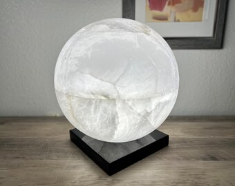 Onyx Lamp / Sphere Lamp / Nightstand Lamp / Table Lamp / Desk Lamp / Stone Lamp / Home Decor / Decorative Lamp / Onyx Light / Beautiful Lamp